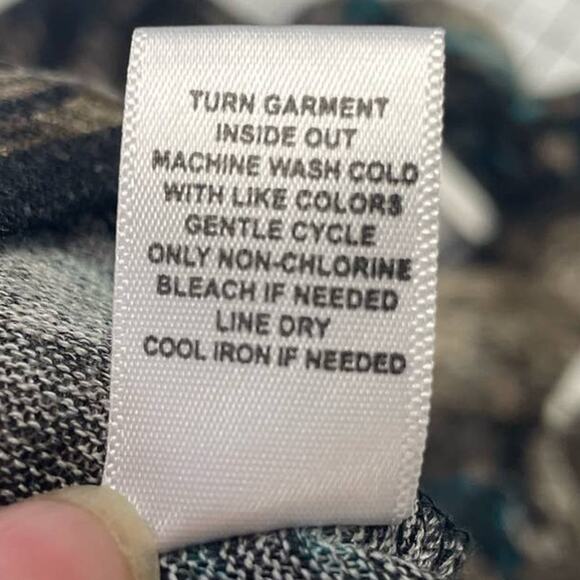 Christopher & Banks Large Long Sleeve Swoop Front Lightweight Gauzy Blouse - Picture 6 of 6